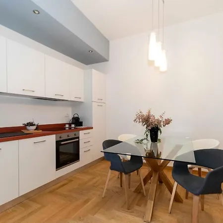 Magic 57 Apartment